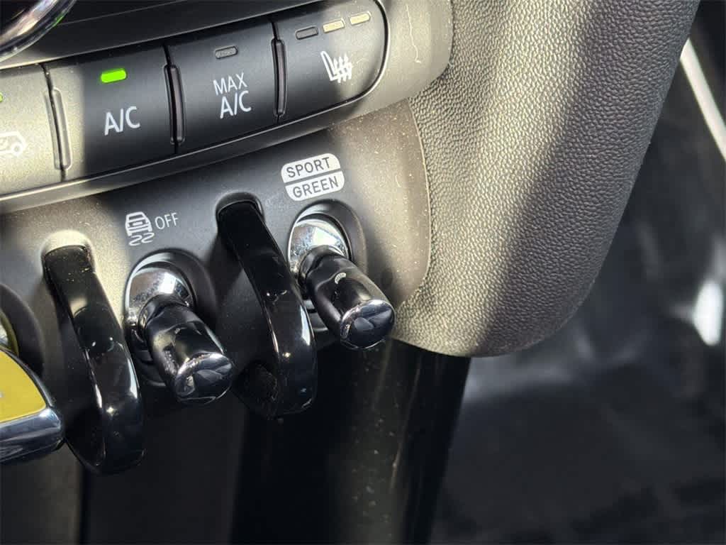 Thumbnail: 2023 MINI Cooper Hardtop - 21