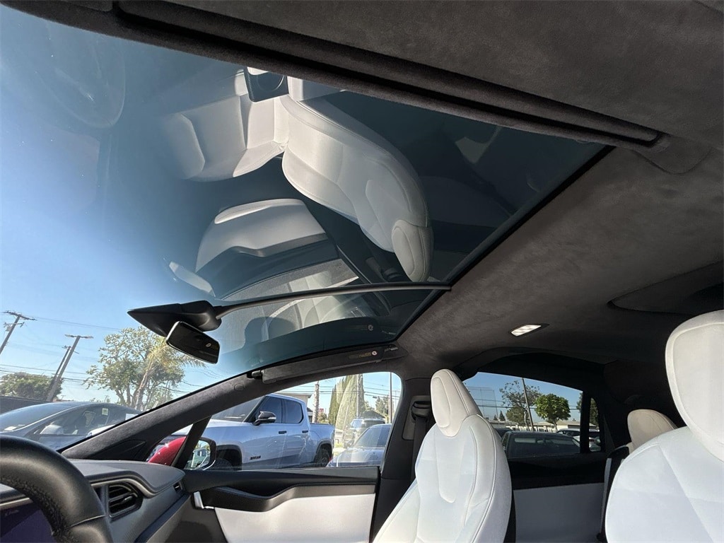 Thumbnail: 2021 Tesla Model X - 19