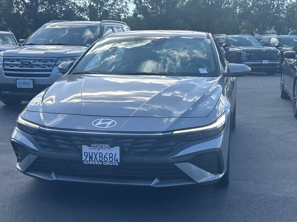  Hyundai Elantra Hybrid