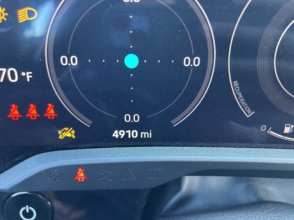 Thumbnail: 2022 Porsche Taycan - 9