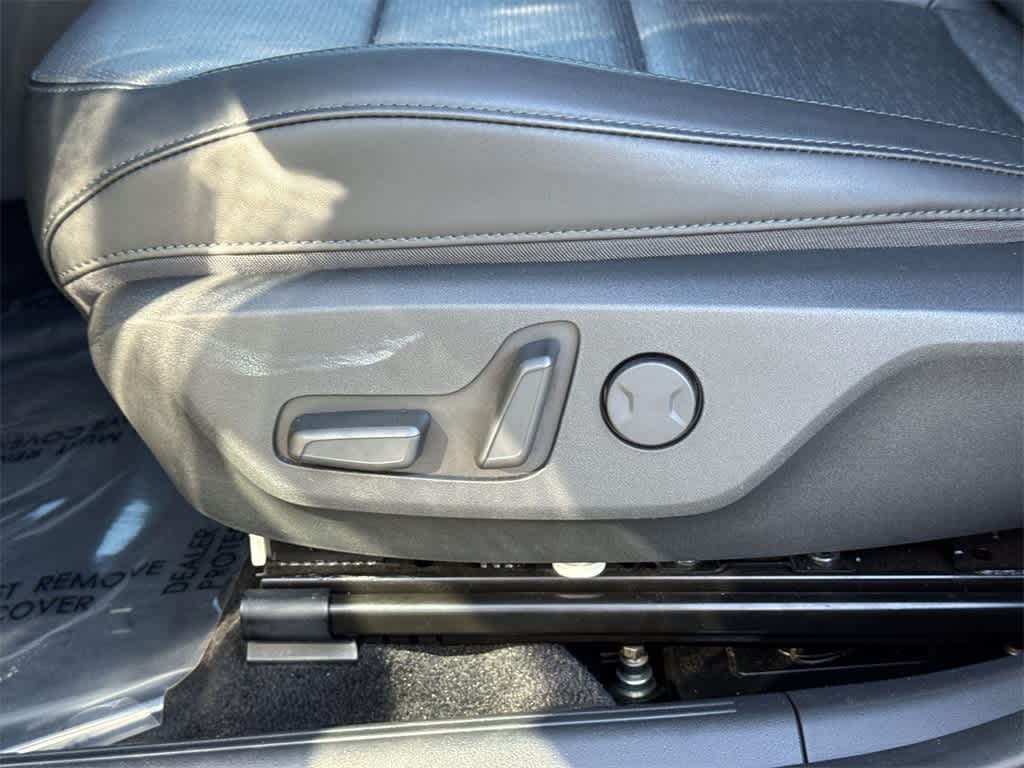 Thumbnail: 2023 Kia Niro - 27