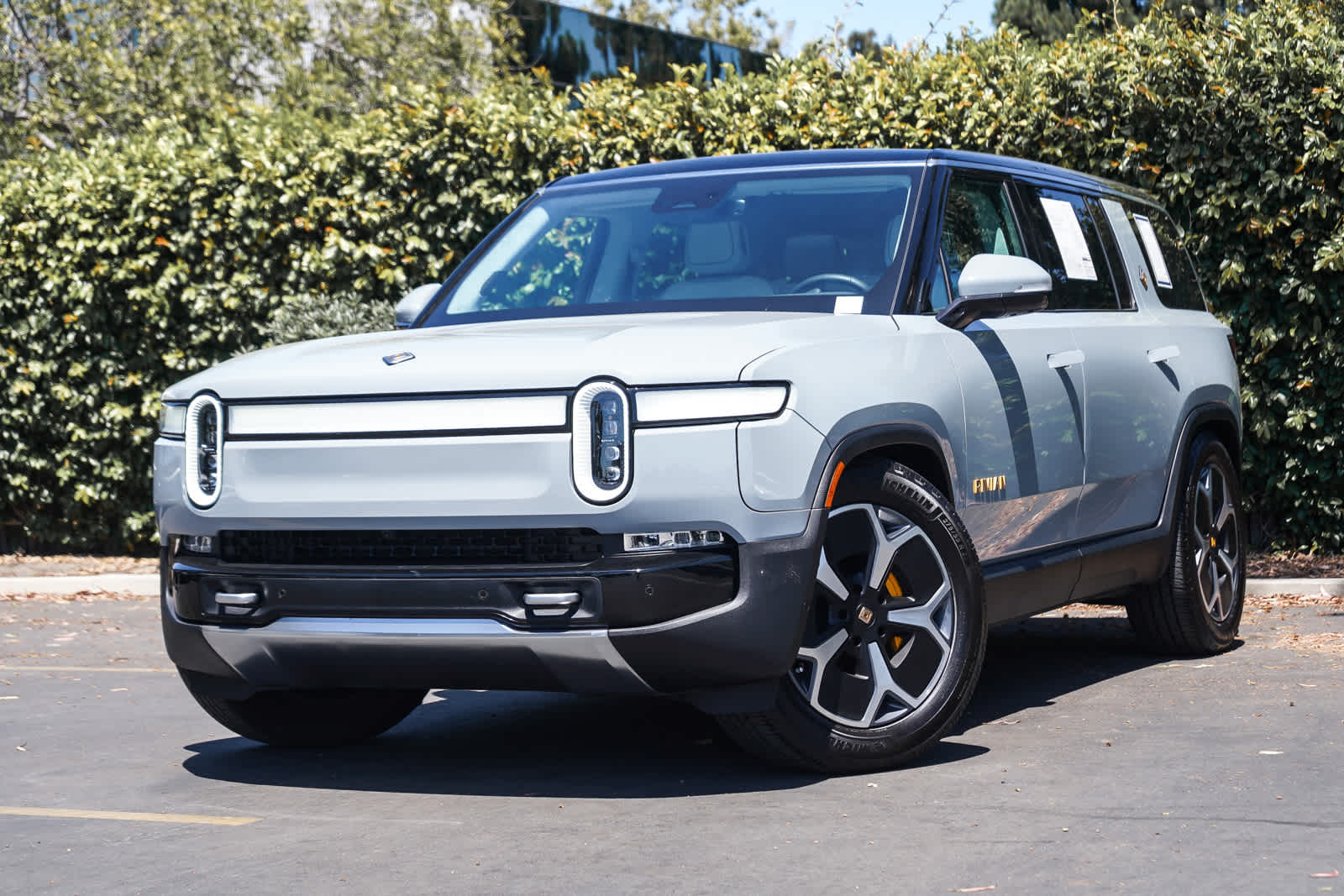 2024 Rivian R1S Adventure Quad-Motor Large Pack's photo