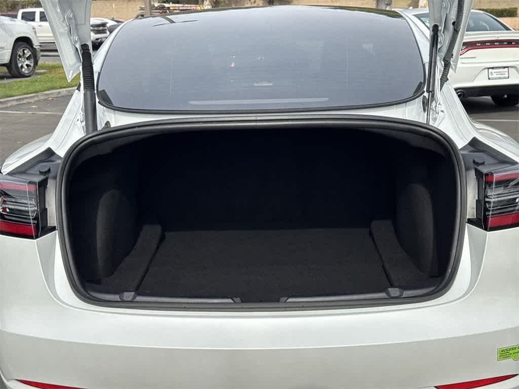 Thumbnail: 2023 Tesla Model 3 - 32