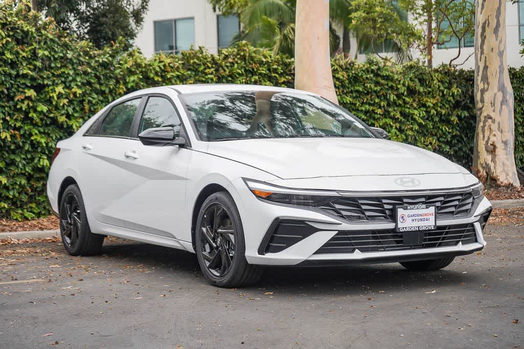 Thumbnail: 2026 Hyundai Elantra - 3