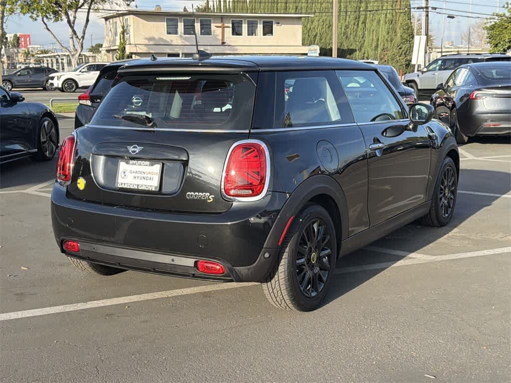 Thumbnail: 2023 MINI Cooper Hardtop - 6