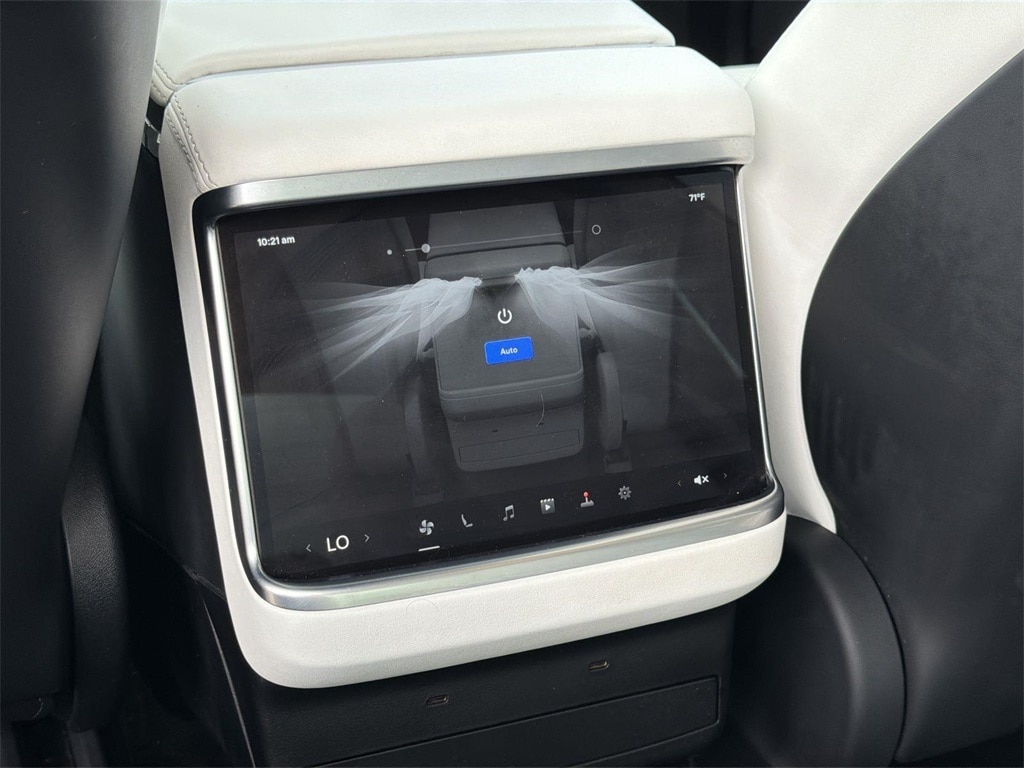 Thumbnail: 2023 Tesla Model X - 30