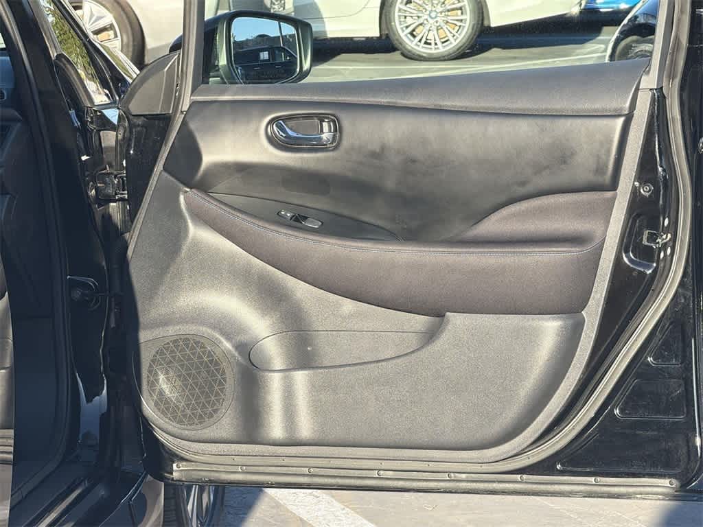 Thumbnail: 2020 Nissan Leaf - 32