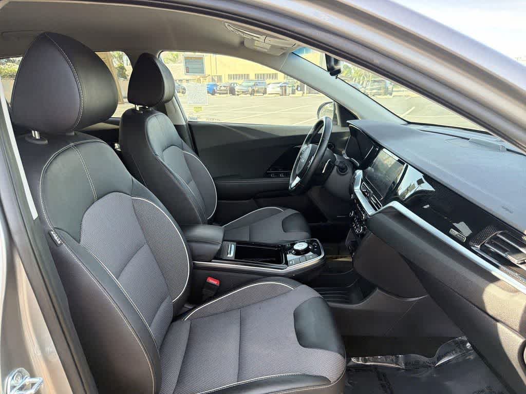 Thumbnail: 2022 Kia Niro - 40