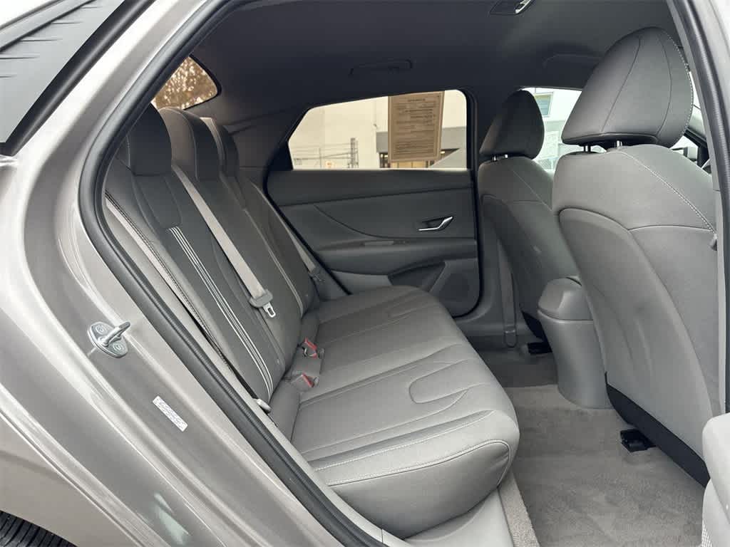 Thumbnail: 2023 Hyundai Elantra - 32