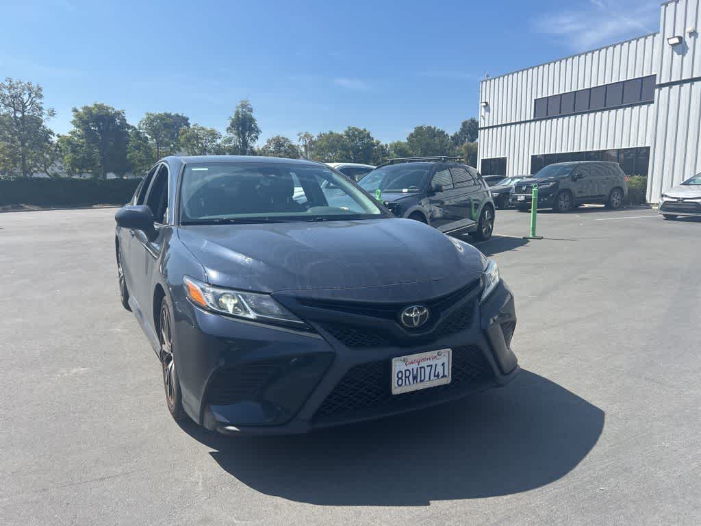 2020 Toyota Camry SE