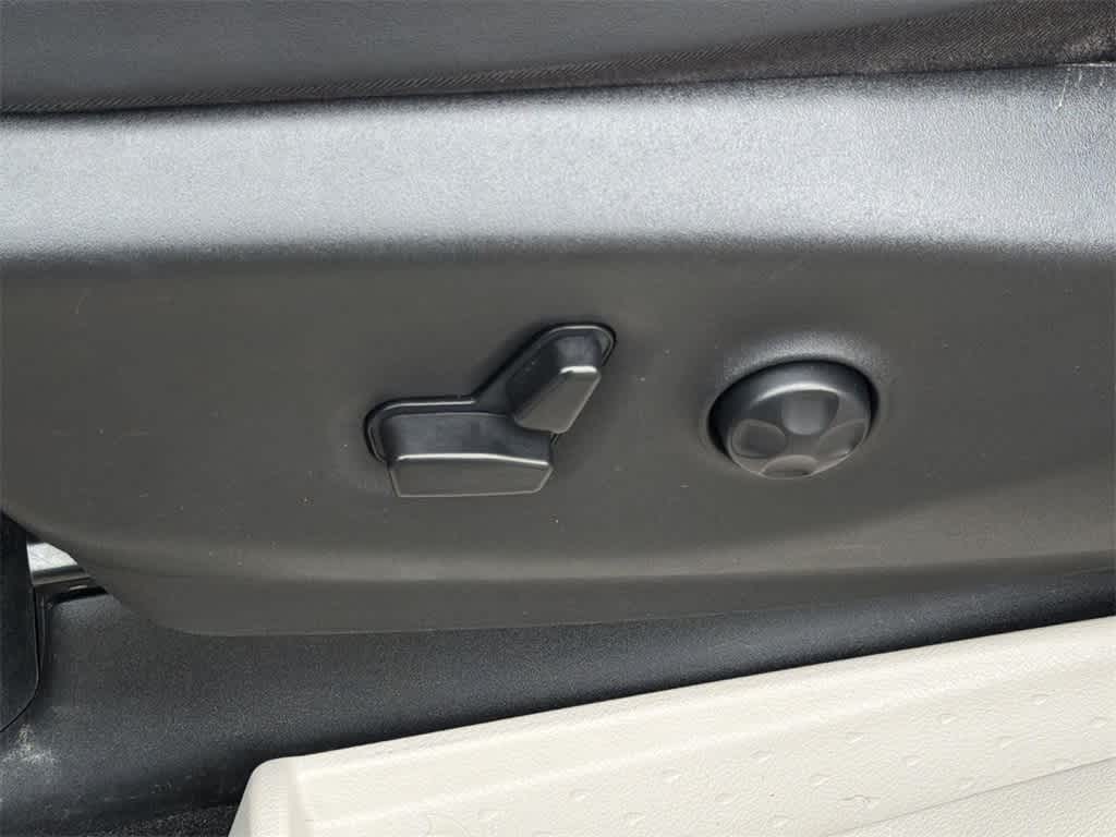 Thumbnail: 2024 Chrysler Pacifica - 26