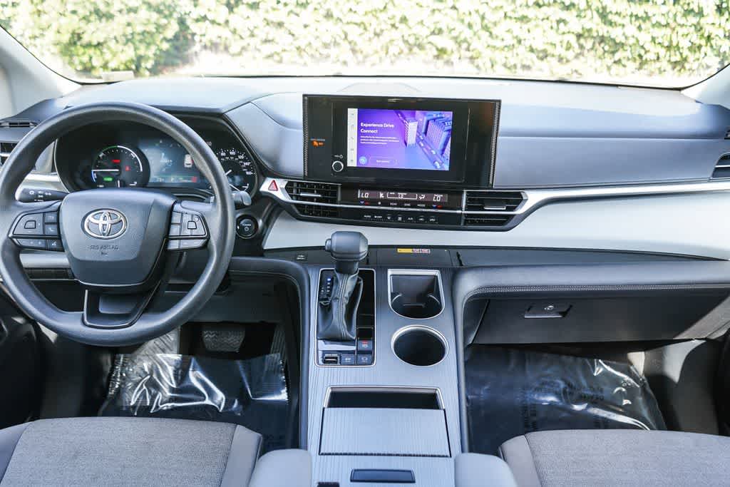 Thumbnail: 2025 Toyota Sienna - 11