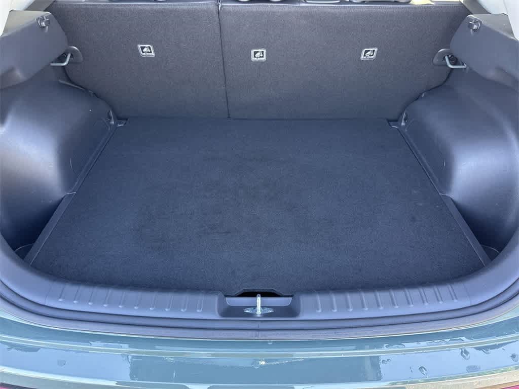 Thumbnail: 2023 Kia Niro - 32