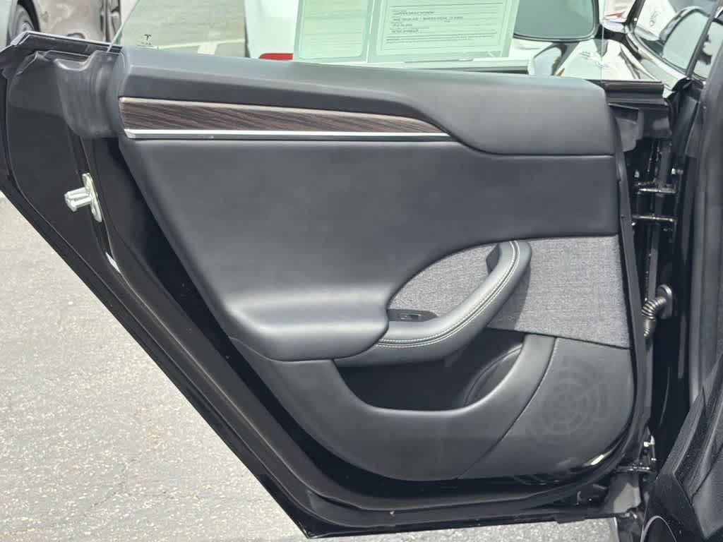 Thumbnail: 2023 Tesla Model S - 28