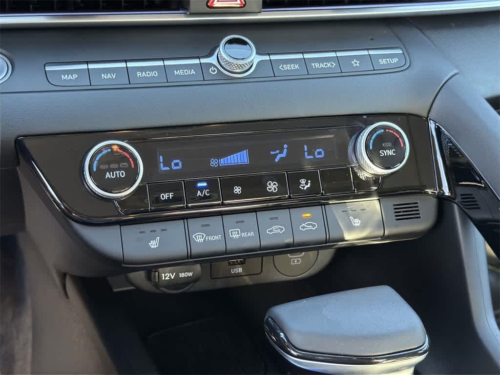 Thumbnail: 2025 Hyundai Elantra - 17