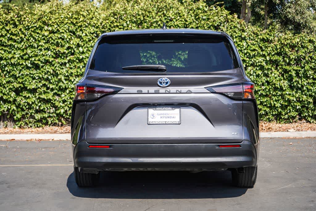 Thumbnail: 2025 Toyota Sienna - 4