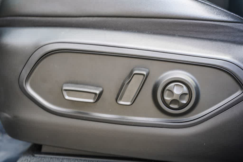 Thumbnail: 2023 Jeep Grand Cherokee - 22