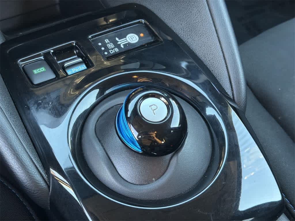 Thumbnail: 2020 Nissan Leaf - 17
