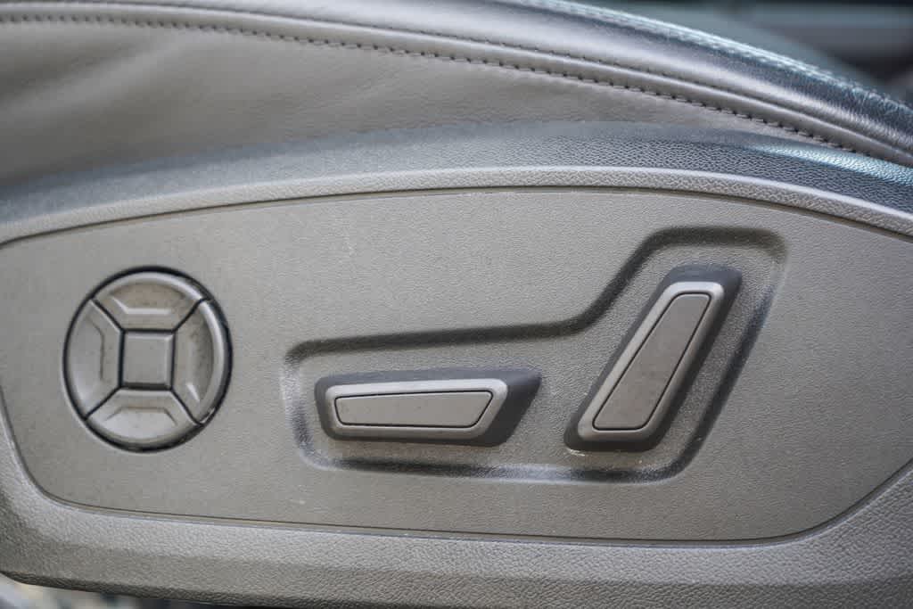Thumbnail: 2023 Audi Q3 - 22