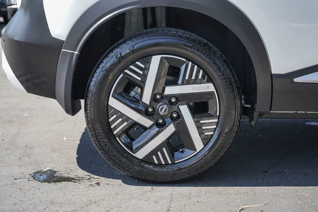 Thumbnail: 2025 Nissan Kicks - 5