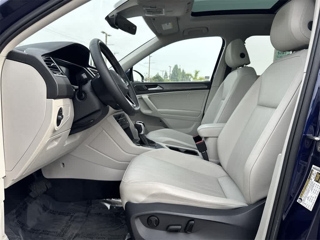 Thumbnail: 2022 Volkswagen Tiguan - 25