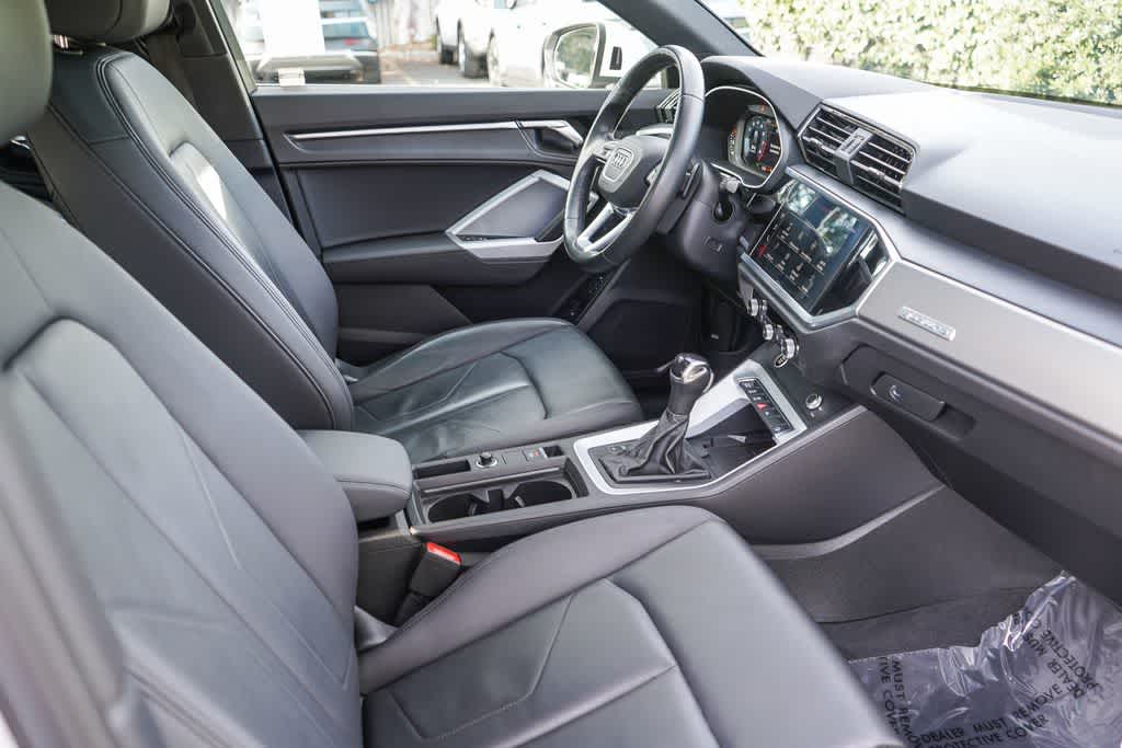 Thumbnail: 2023 Audi Q3 - 17