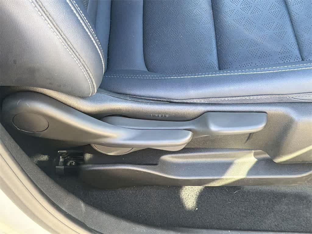 Thumbnail: 2023 Chevrolet Bolt EUV - 32