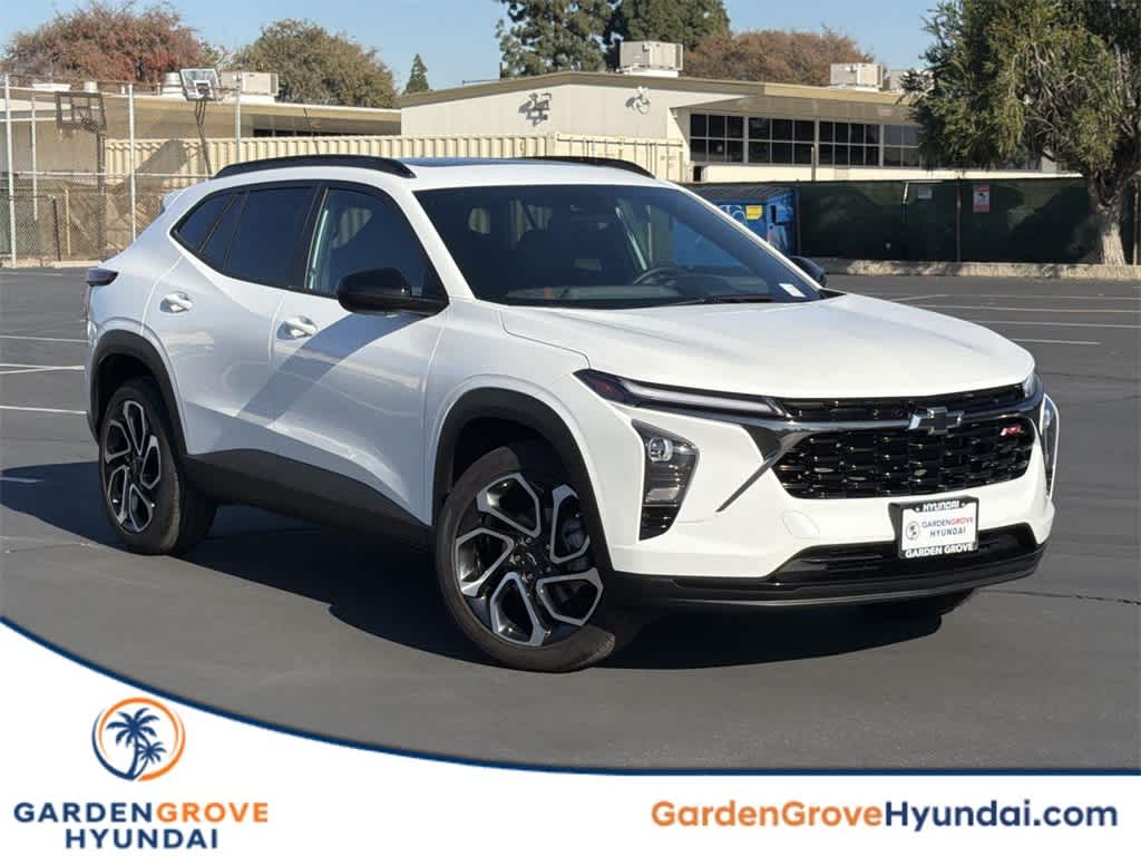 2025 Chevrolet Trax RS's photo