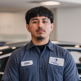 Staff member Alan Medina from ID_7ed2a2