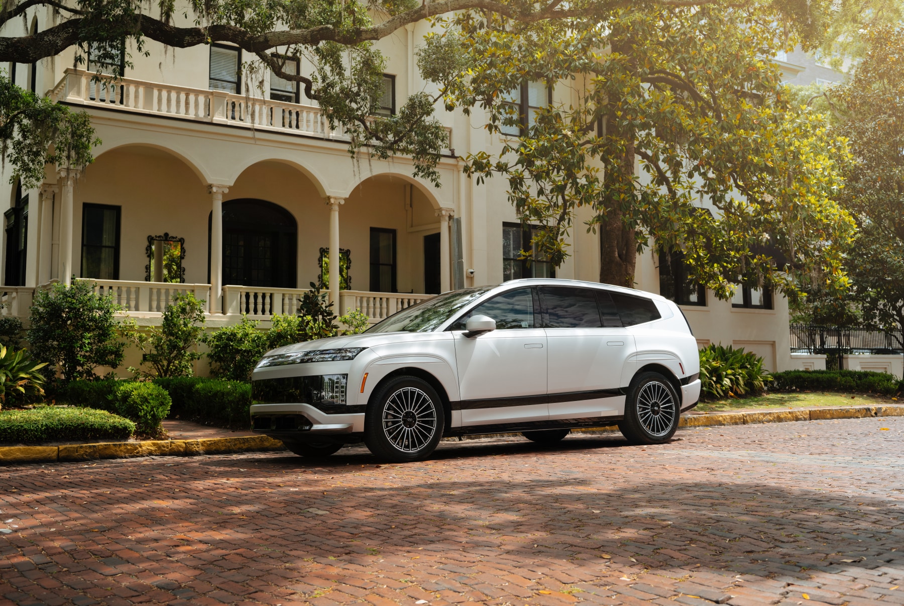 Hyundai SUV parked in front of a building