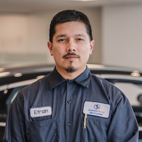 Staff member Efrain Lopez from ID_7ed2a2