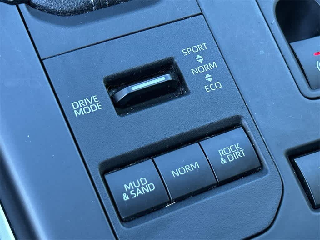 Thumbnail: 2022 Toyota Highlander - 21