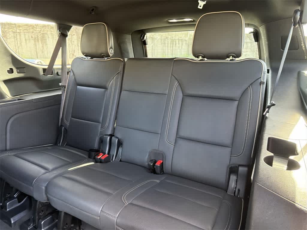 Thumbnail: 2023 Chevrolet Suburban - 32