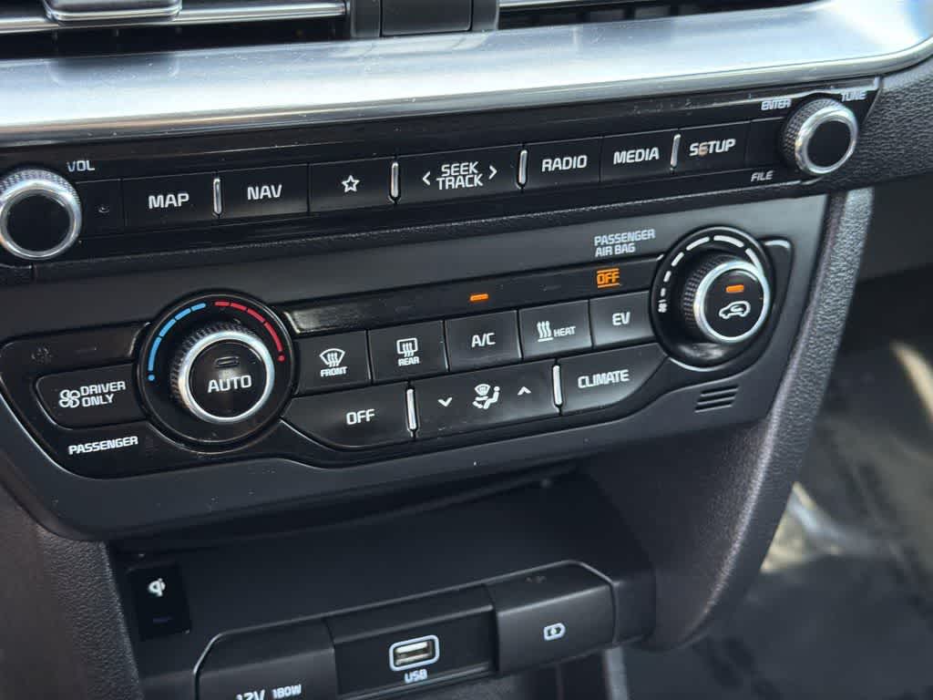 Thumbnail: 2022 Kia Niro - 16