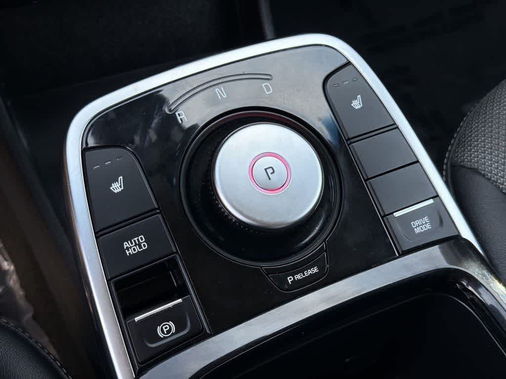 Thumbnail: 2022 Kia Niro - 17