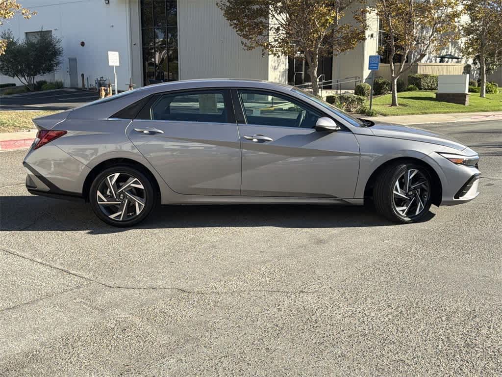 Thumbnail: 2025 Hyundai Elantra - 3