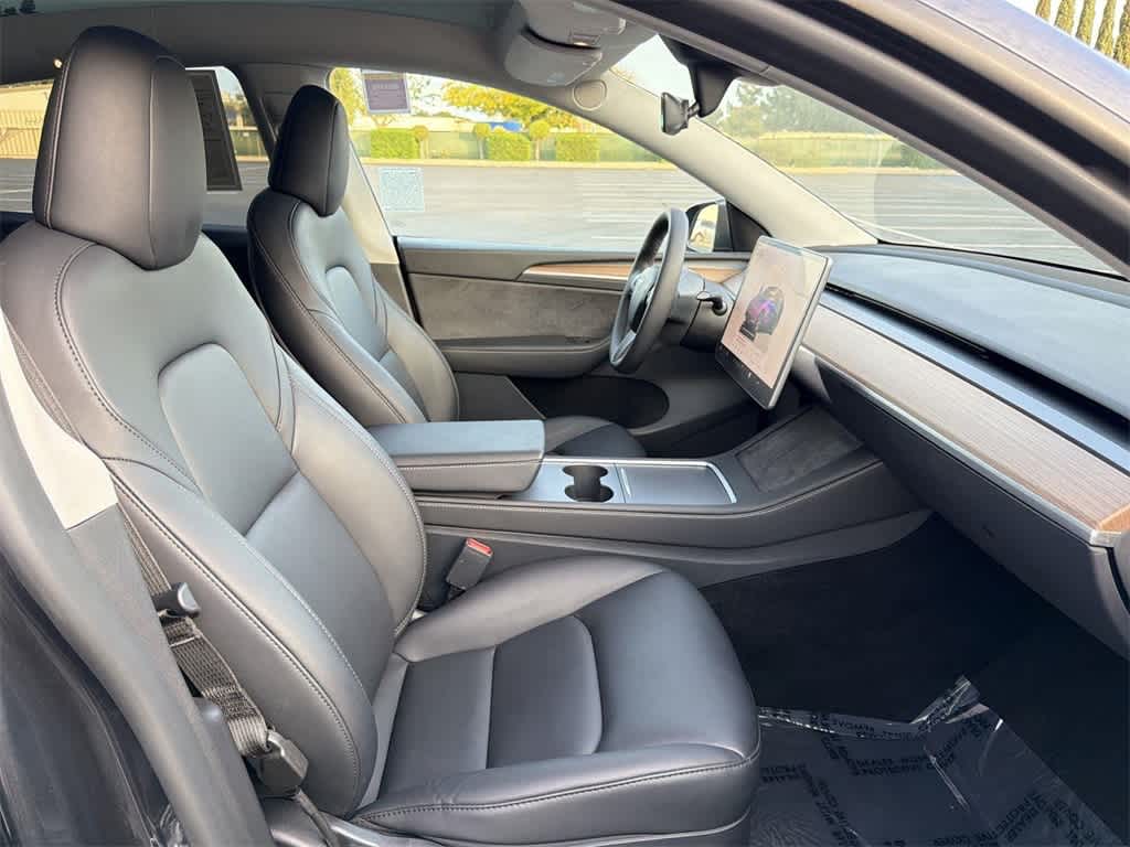 Thumbnail: 2024 Tesla Model Y - 40