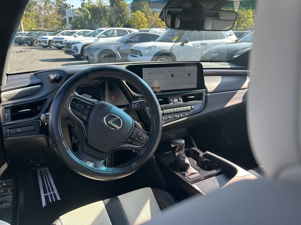 Thumbnail: 2023 Lexus ES - 7