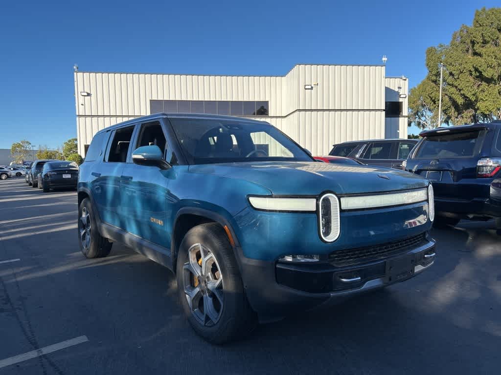 Thumbnail: 2023 Rivian R1S - 2