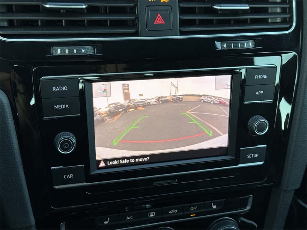 Thumbnail: 2019 Volkswagen Golf - 17