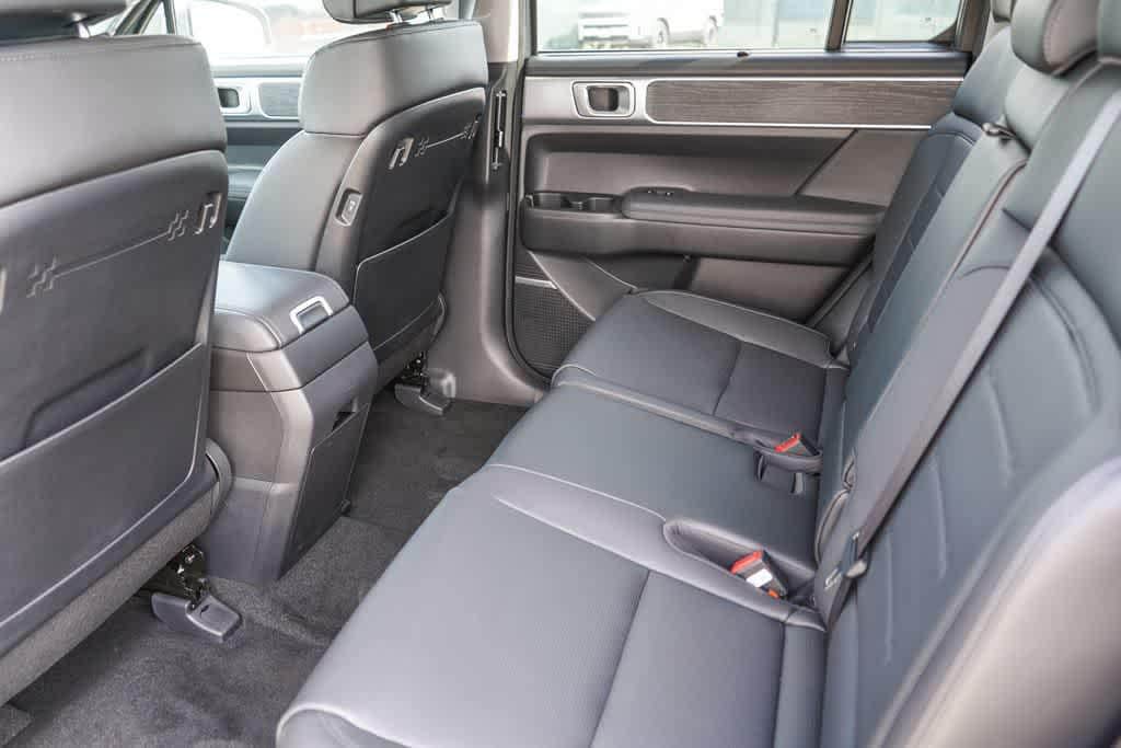2026 Hyundai Santa Fe Limited - Photo 17