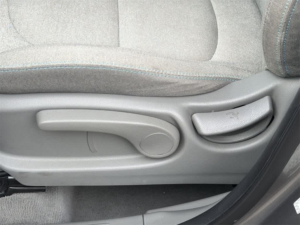 Thumbnail: 2017 Kia Soul EV - 25