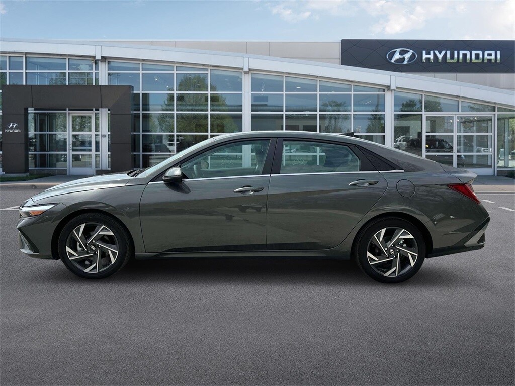 Thumbnail: 2025 Hyundai Elantra - 3