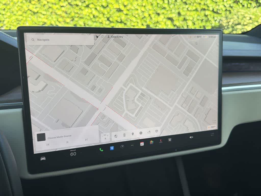 Thumbnail: 2022 Tesla Model X - 12