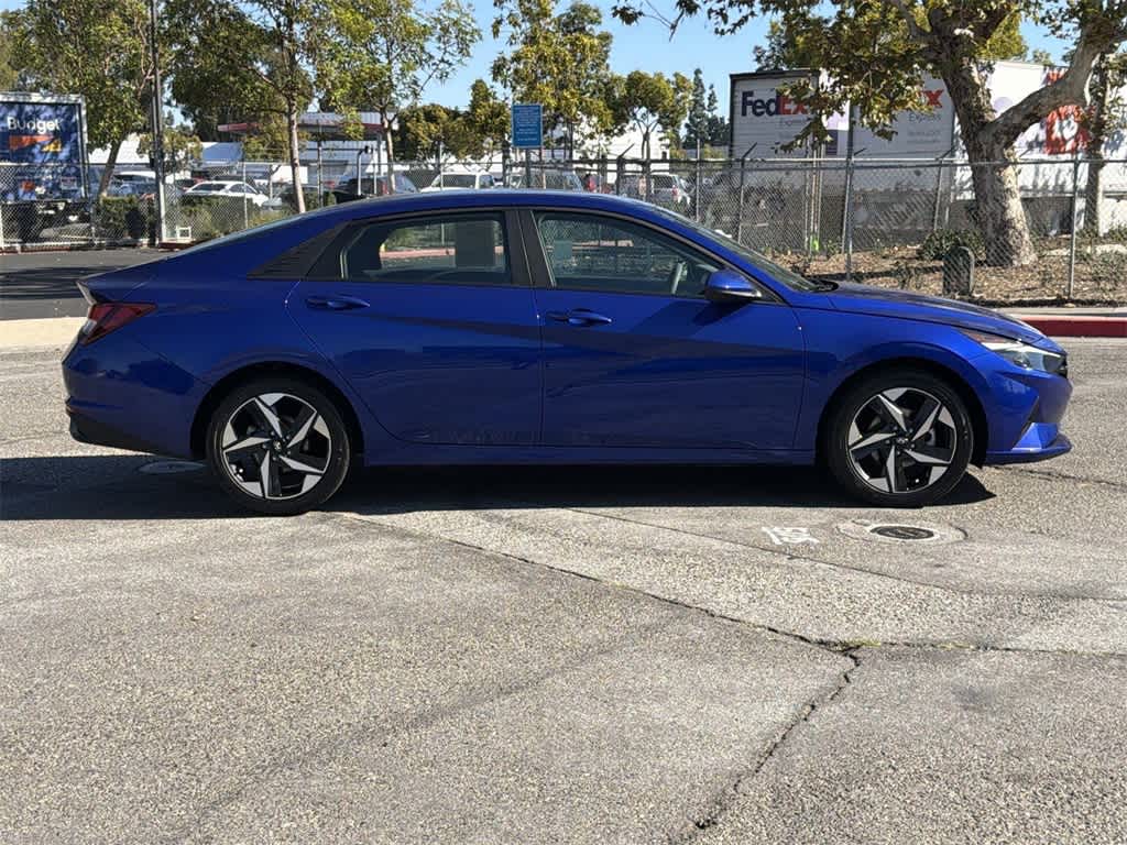 Thumbnail: 2023 Hyundai Elantra - 3