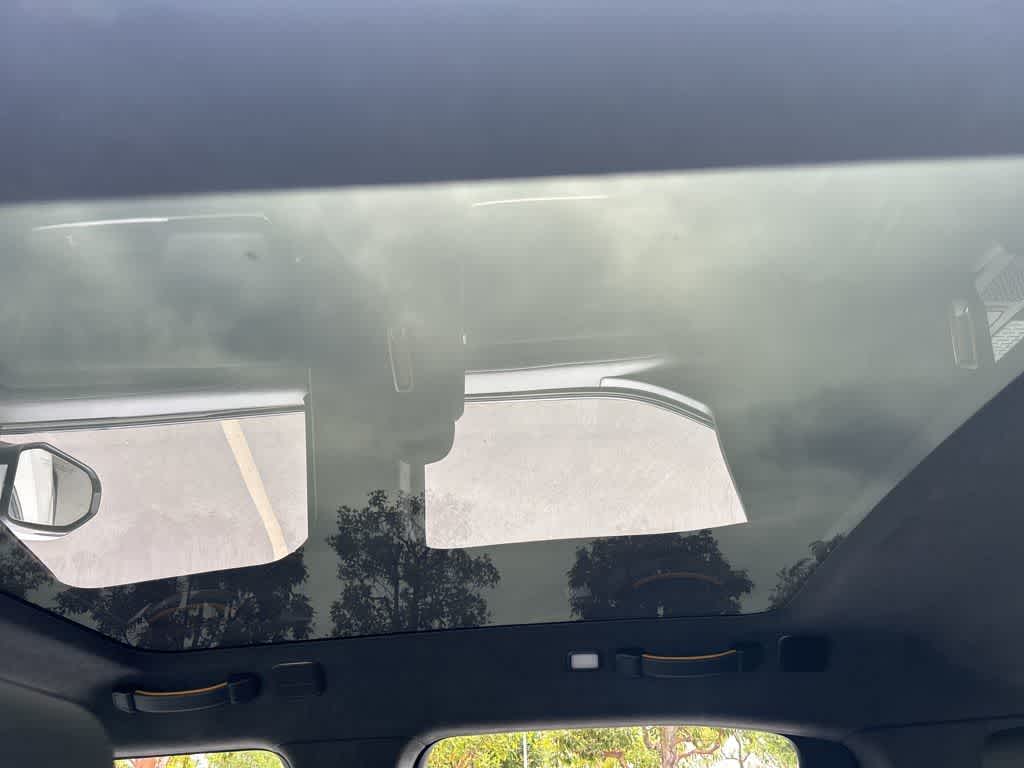 Thumbnail: 2022 Rivian R1T - 8