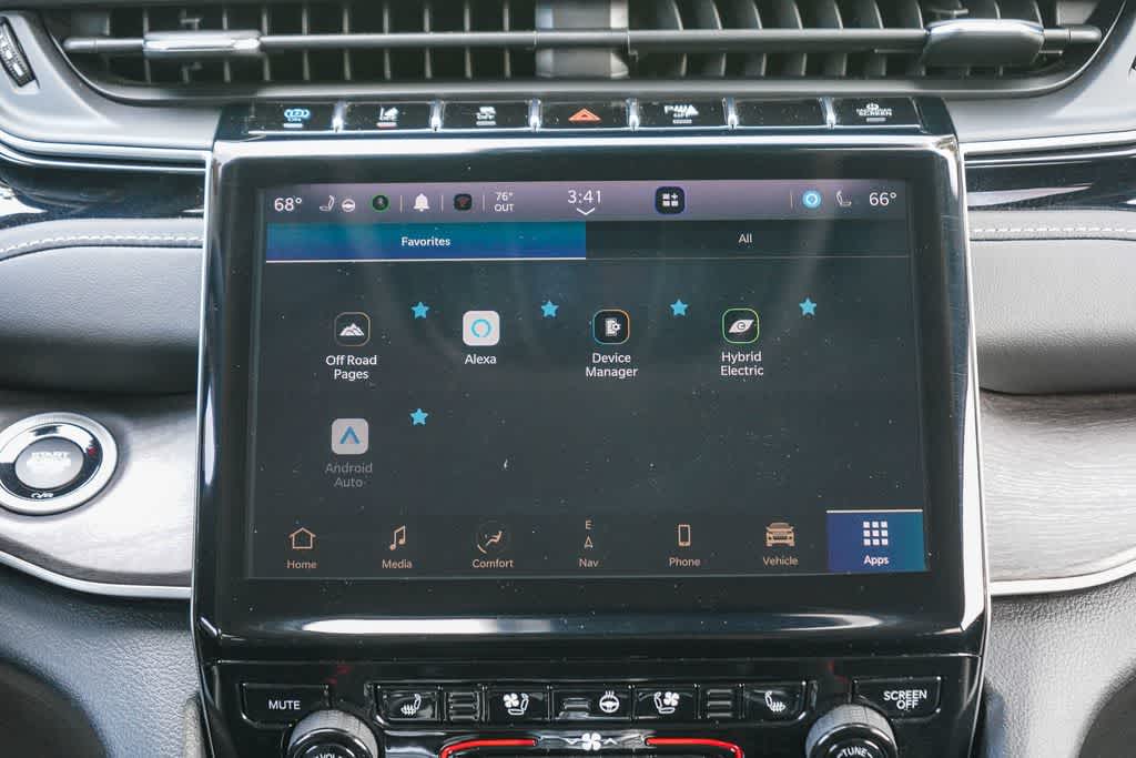 Thumbnail: 2023 Jeep Grand Cherokee - 14