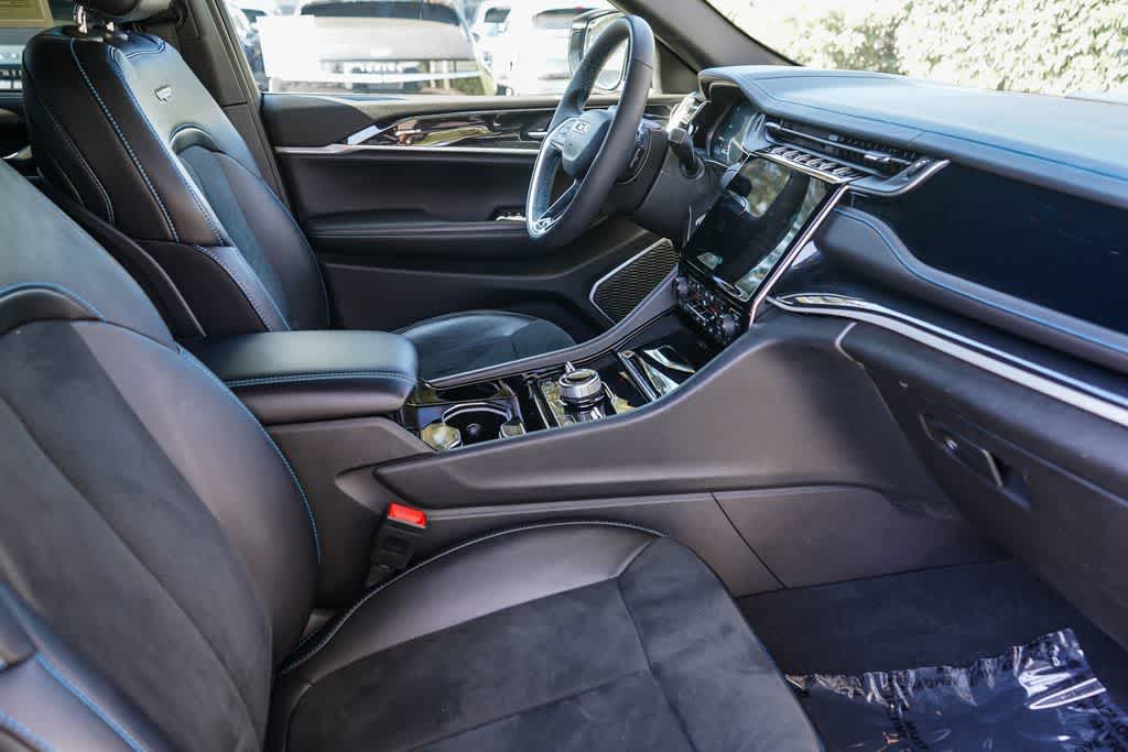 Thumbnail: 2022 Jeep Grand Cherokee - 15