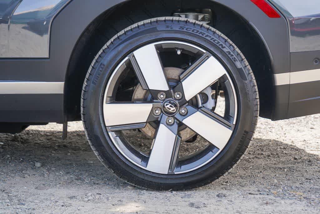 2026 Hyundai Santa Fe Limited - Photo 8