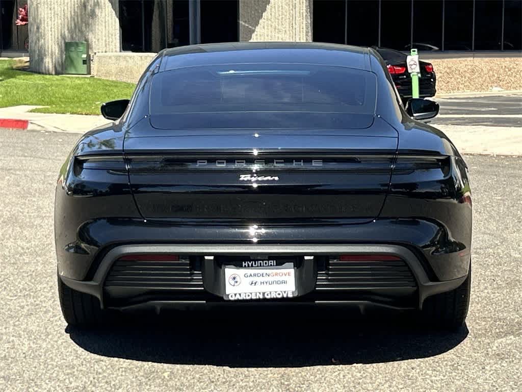 Thumbnail: 2021 Porsche Taycan - 13